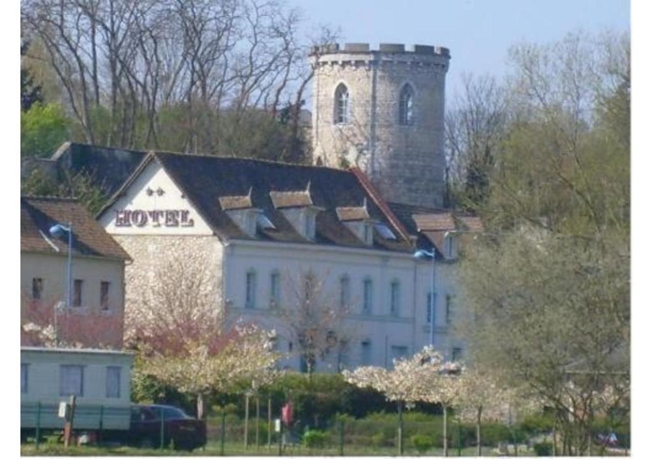 Hotel De La Tour Pont-de-lʼArche Exterior foto